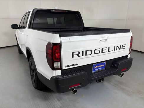 Used 2025 Honda Ridgeline Black Edition image 6