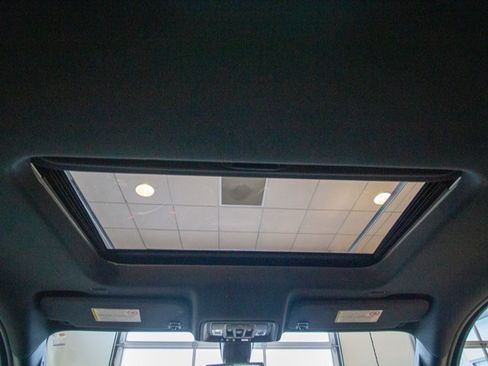 Used 2020 Chevrolet Silverado 2500 High Country w/ Technology Package image 12