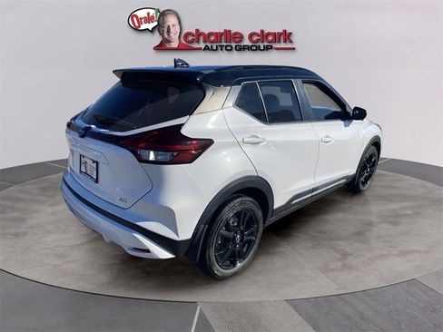 Used 2022 Nissan Kicks SR image 5