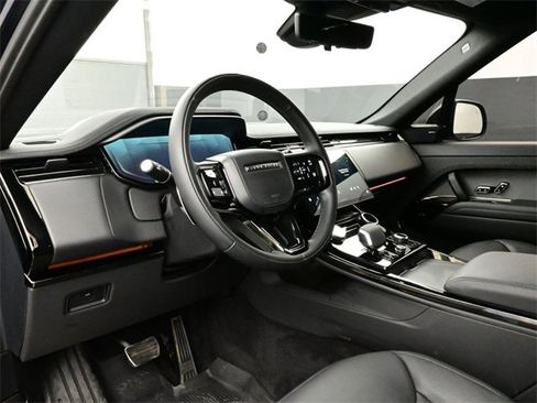 Used 2023 Land Rover Range Rover Sport SE Dynamic image 4
