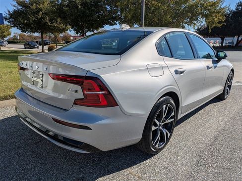 Certified 2025 Volvo S60 B5 Core image 4