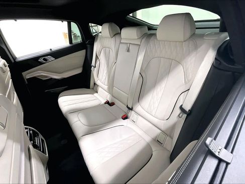 Used 2025 BMW X6 M60i image 19