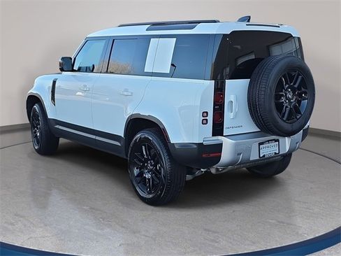 Used 2025 Land Rover Defender 110 S image 7