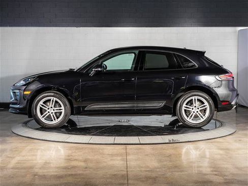 Certified 2026 Porsche Macan AWD/4WD image 2