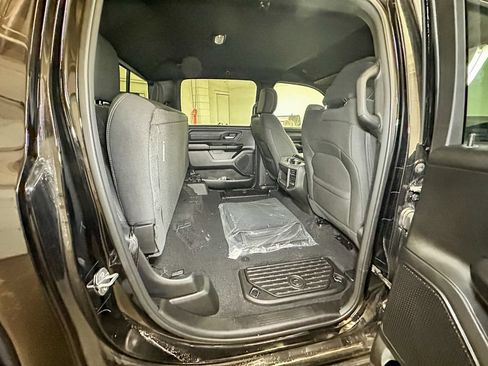New 2026 RAM 1500 Express AWD/4WD image 4