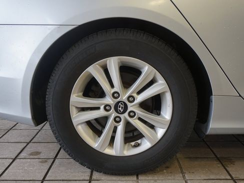 Used 2013 Hyundai Sonata GLS image 25