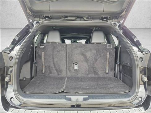 Used 2024 Toyota Highlander XSE FWD image 7