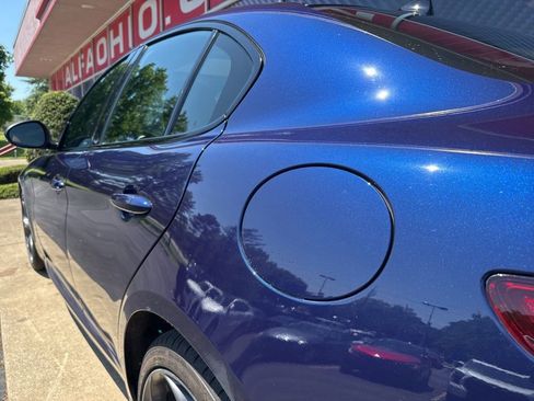 Used 2018 Alfa Romeo Giulia Ti Sport w/ Quick Order Package 22S Sport AWD/4WD image 12