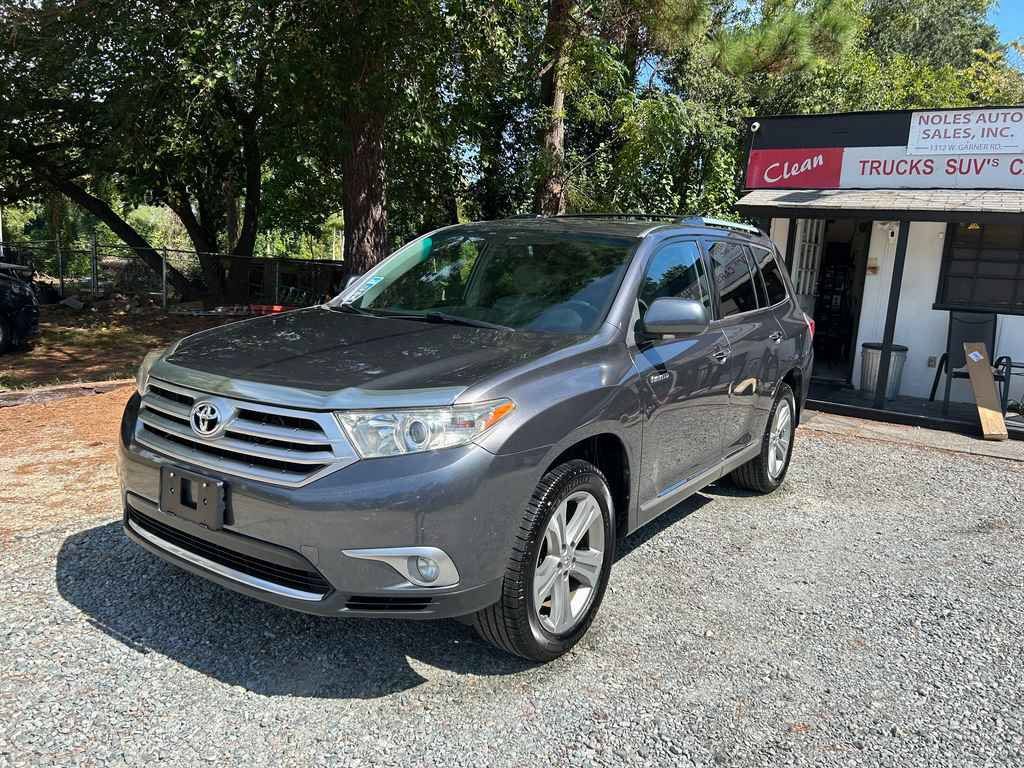 Used 2012 Toyota Highlander Limited w/ Tow Pkg AWD/4WD image 3