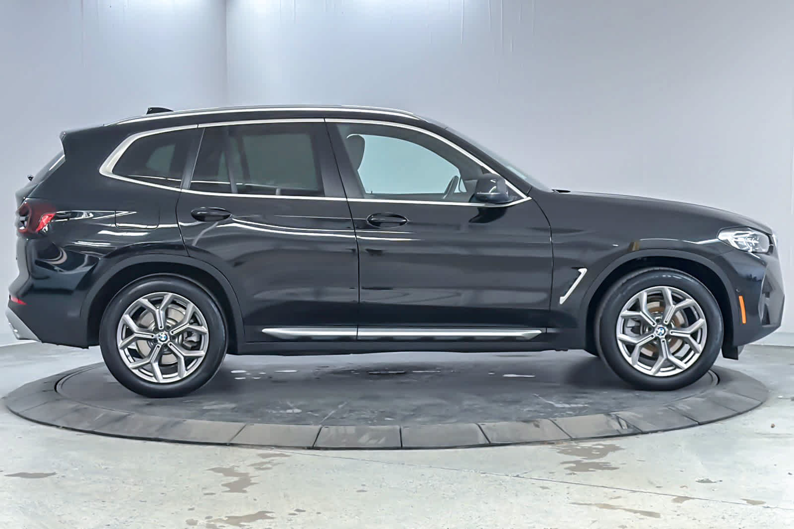 Used 2023 BMW X3 xDrive30i w/ Convenience Package w/ZPA AWD/4WD image 8