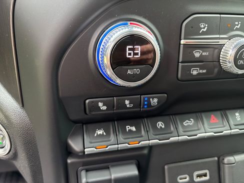Certified 2021 GMC Sierra 1500 AT4 w/ AT4 Premium Package AWD/4WD image 36
