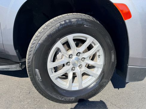 Used 2022 Chevrolet Tahoe LS RWD image 9