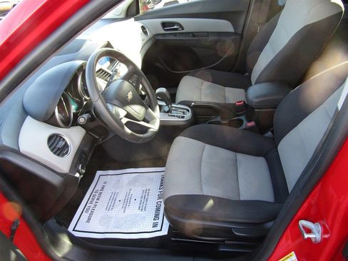 Used 2015 Chevrolet Cruze LS image 14
