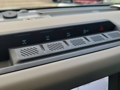 Certified 2024 Ford Bronco Wildtrak AWD/4WD image 30