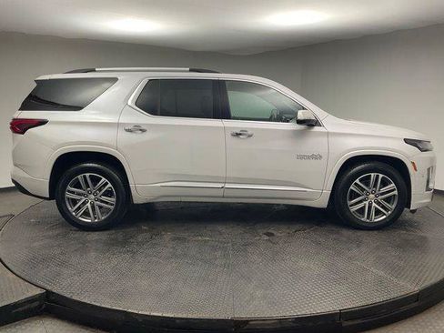 Used 2023 Chevrolet Traverse High Country w/ LPO, Floor Liner Package AWD/4WD image 8