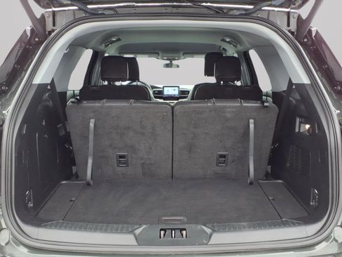 Certified 2022 Ford Explorer XLT w/ Equipment Group 202A image 9