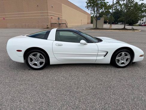 Used 1998 Chevrolet Corvette Coupe RWD image 36