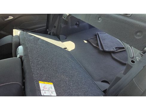 Used 2018 Ford Focus SE image 32