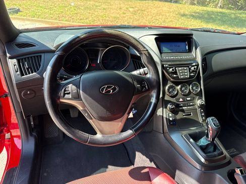 Used 2013 Hyundai Genesis 3.8 RWD image 19