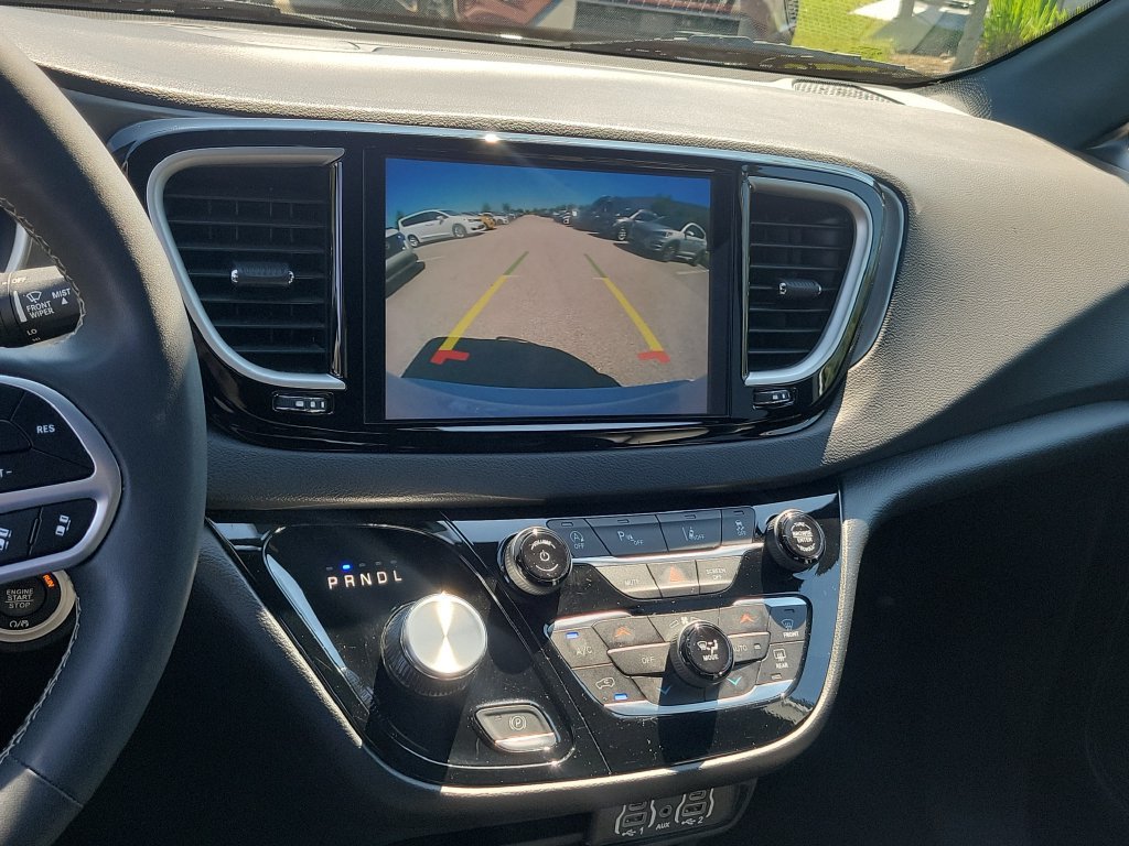 Used 2025 Chrysler Pacifica Select FWD image 26