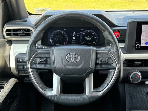 Used 2024 Toyota Tacoma TRD Off-Road AWD/4WD image 15