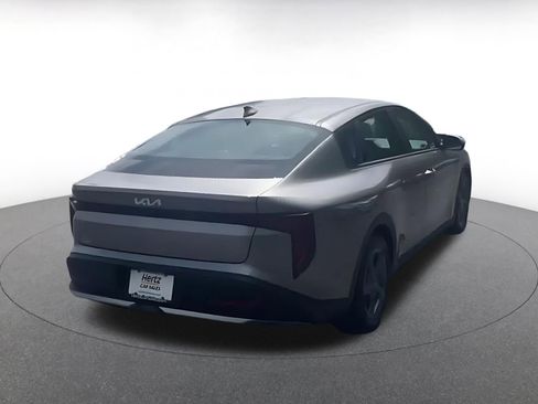 Used 2025 Kia K4 LXS image 10