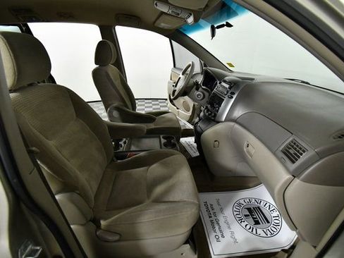 Used 2008 Toyota Sienna FWD image 23