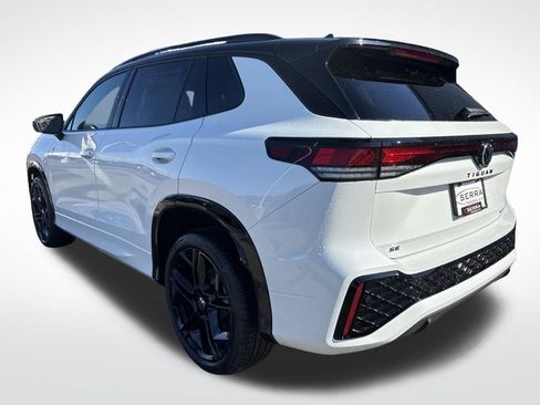 New 2026 Volkswagen Tiguan SE R-Line image 3