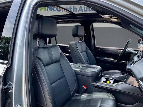 Used 2024 Chevrolet Suburban RST w/ Luxury Package AWD/4WD image 34