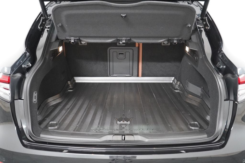 Used 2023 Maserati Levante GT AWD/4WD image 25
