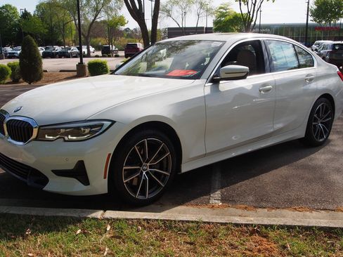 Used 2021 BMW 330i Sedan w/ Premium Package image 3
