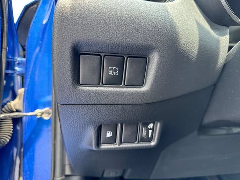 Used 2020 Toyota C-HR XLE FWD image 18
