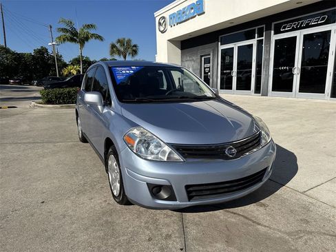 Used 2011 Nissan Versa 1.8 S w/ Plus Pkg image 8