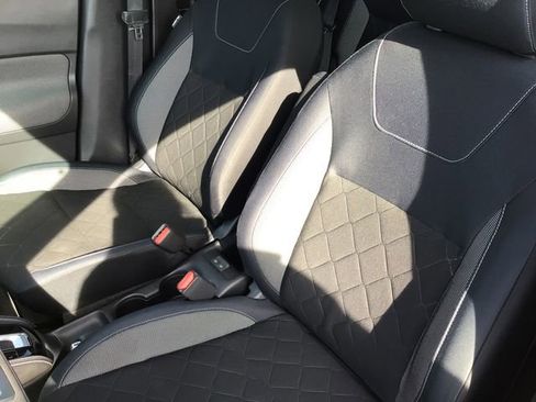 Used 2018 Nissan Kicks SV image 20