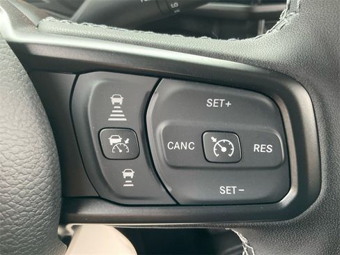 New 2025 Jeep Gladiator Sport image 22