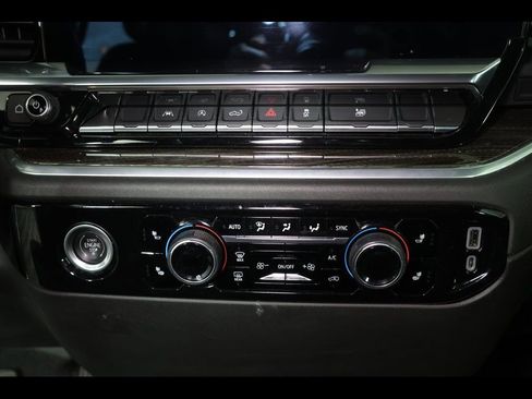 Used 2022 Chevrolet Silverado 1500 RST image 25