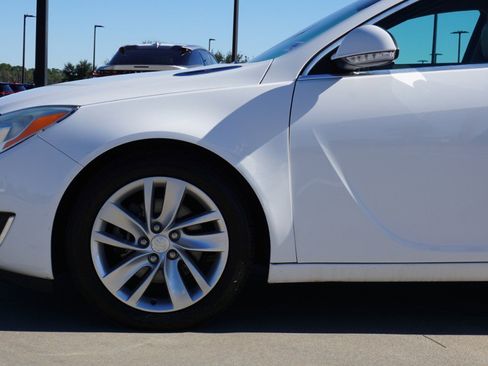 Used 2016 Buick Regal Premium image 10