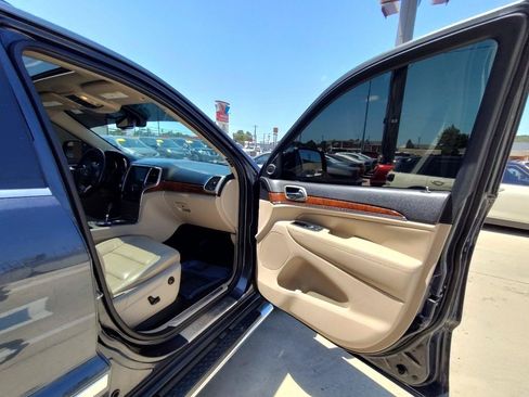 Used 2013 Jeep Grand Cherokee Limited w/ Mopar Chrome Edition Group RWD image 40