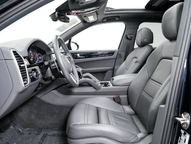 Certified 2020 Porsche Cayenne AWD/4WD image 6