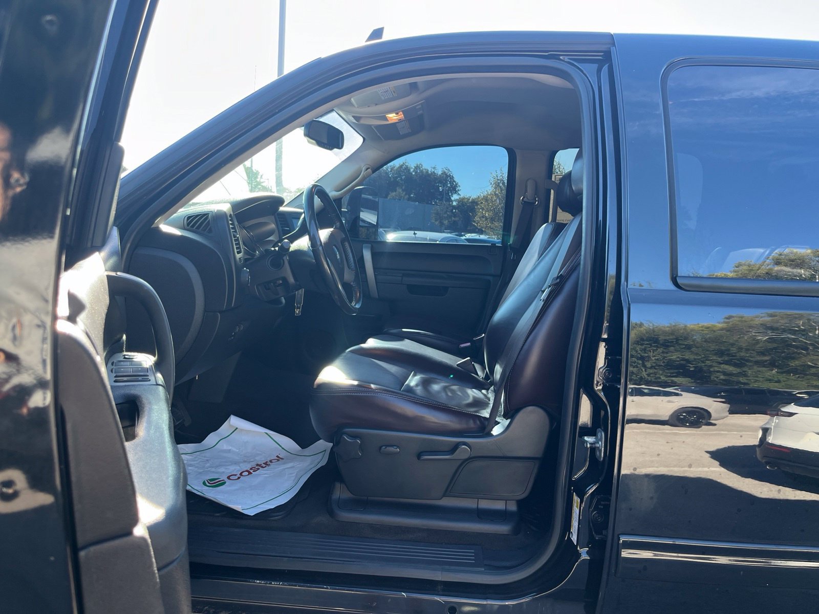 Used 2010 Chevrolet Silverado 2500 LT w/ Interior Plus Package AWD/4WD image 23