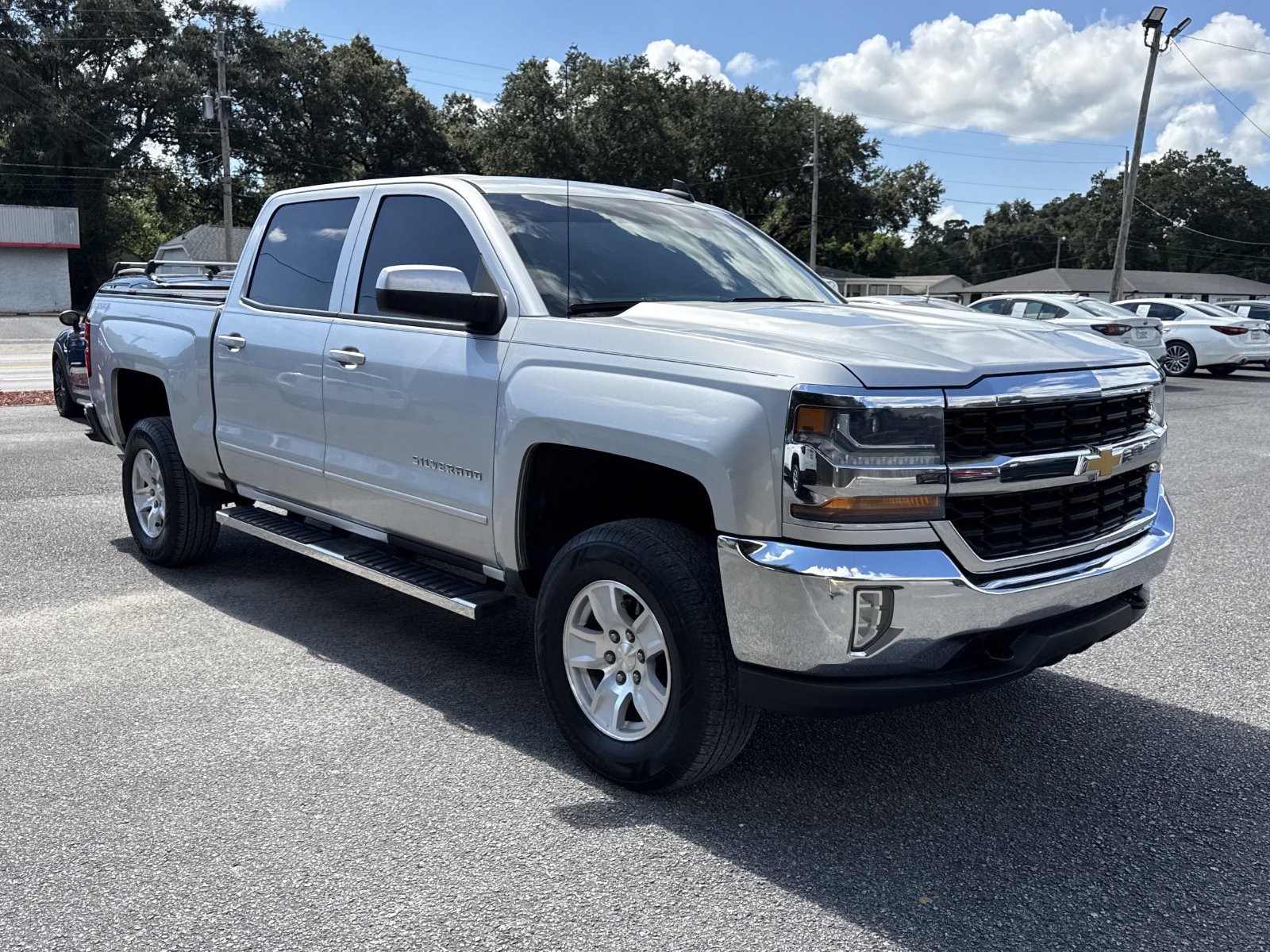Used 2017 Chevrolet Silverado 1500 LT w/ All Star Edition AWD/4WD image 7