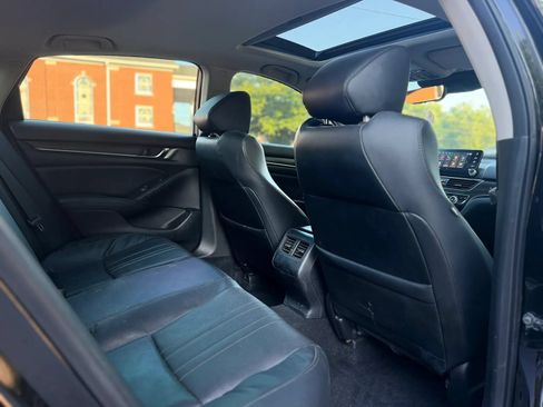 Used 2018 Honda Accord Touring image 13