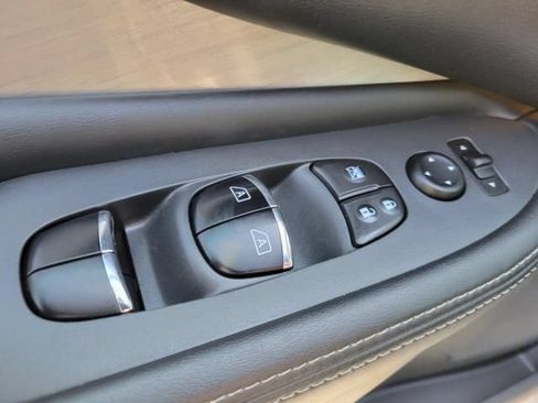 Used 2017 Nissan Murano Platinum AWD/4WD image 16