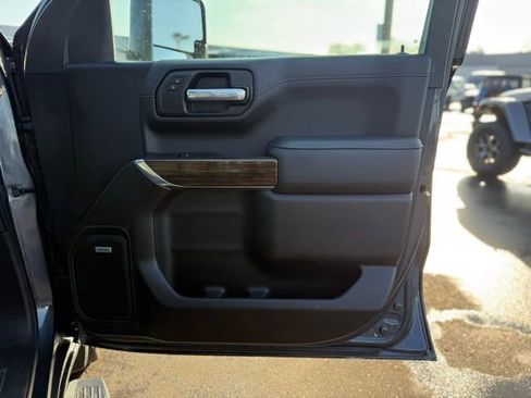 Used 2021 GMC Sierra 1500 Elevation w/ Preferred Package image 18