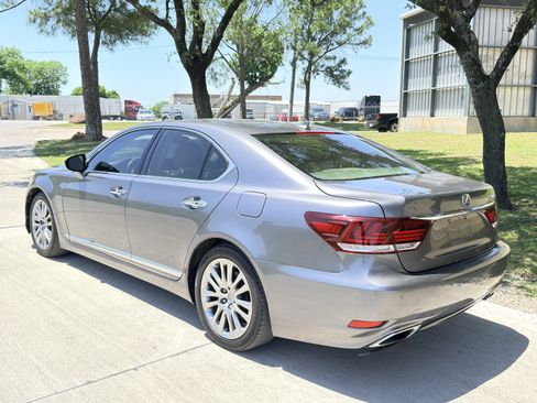 Used 2013 Lexus LS 460 w/ Comfort Pkg RWD image 6