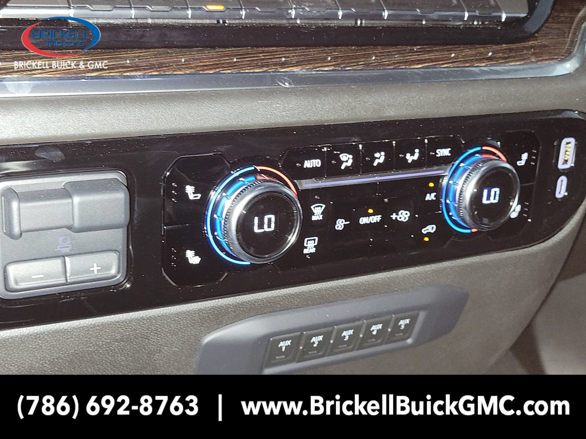 New 2025 GMC Sierra 2500 SLE w/ Max Trailering Package AWD/4WD image 23