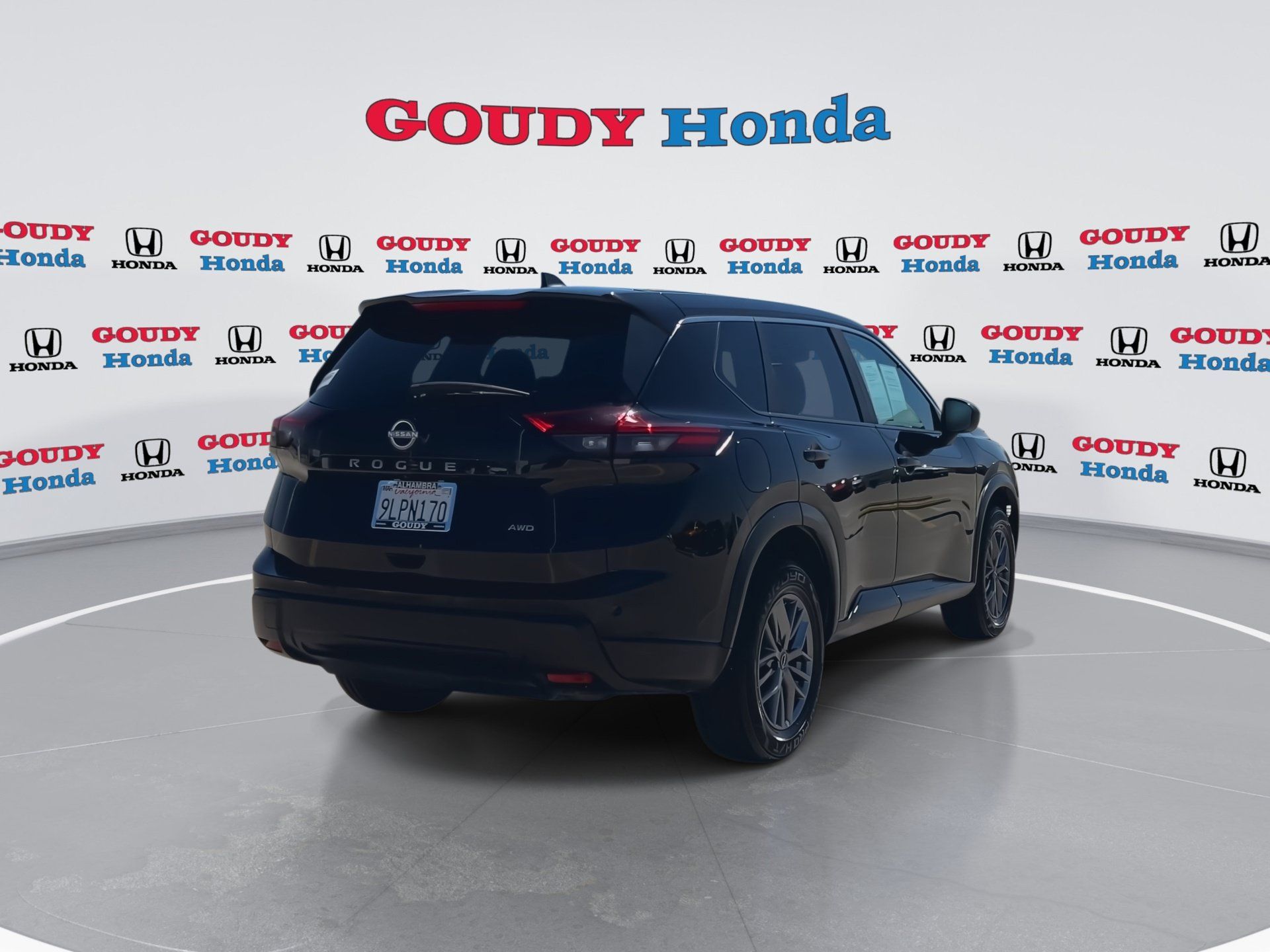 Used 2024 Nissan Rogue S AWD/4WD image 8