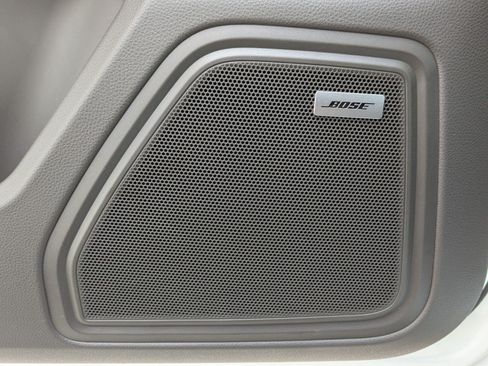 Certified 2025 Porsche Macan AWD/4WD image 14