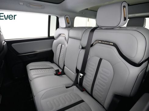 Used 2025 Rivian R1S Adventure AWD/4WD image 24