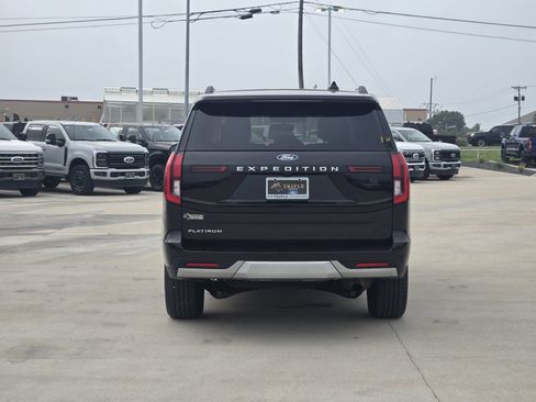 Used 2025 Ford Expedition Platinum AWD/4WD image 8